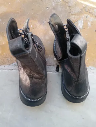 Stivaletti donna n.38 con catena