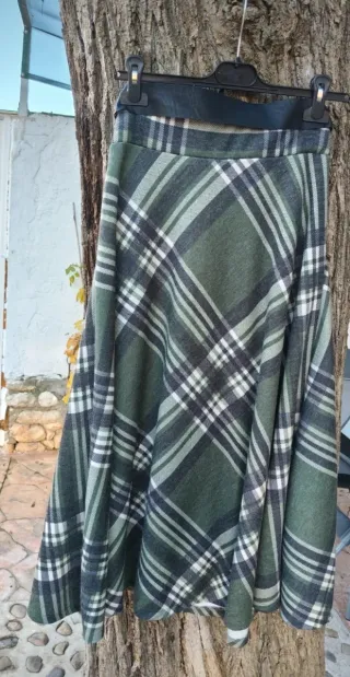 Falda escocesa midi