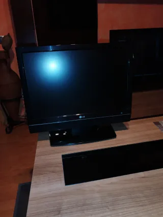 PS4+2 Mandos+Cascos+ 8 Juegos+TV,Precio negociable