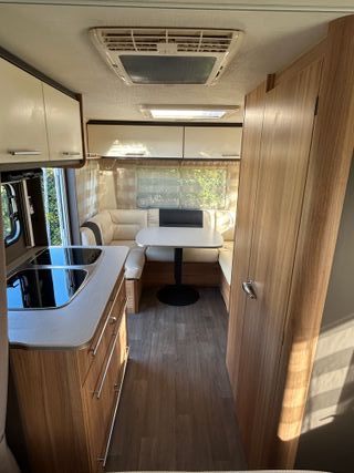 CARAVANA CARAVELAIR ANTARES 470 CAMA ISLA