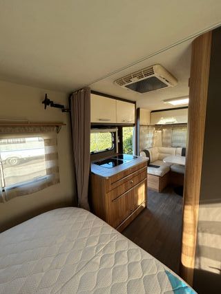 CARAVANA CARAVELAIR ANTARES 470 CAMA ISLA