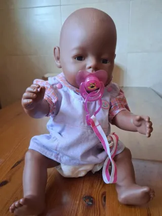 Muñeca Baby Born Mulata con Chupete