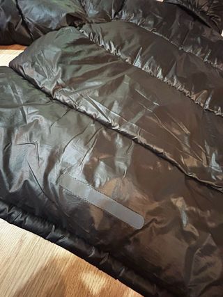 Chaqueta negra talla 14+ con  capucha desmontable