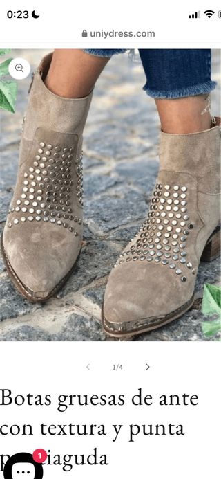 Botines Uniydress Beige con Tachuelas.