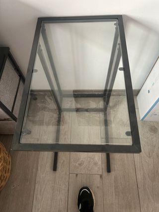 Mesa auxiliar Ikea Vittsjo cristal y metal