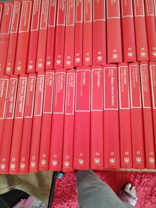 Atomo viaje a través del cosmos subatómico