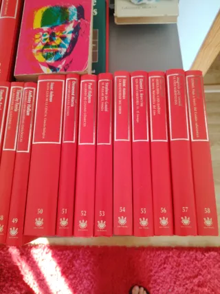 Atomo viaje a través del cosmos subatómico