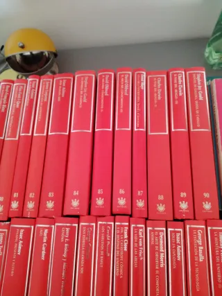 Atomo viaje a través del cosmos subatómico