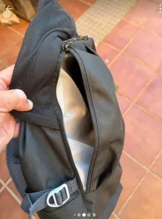 Mochila Quechua 20L Negra y Marrón