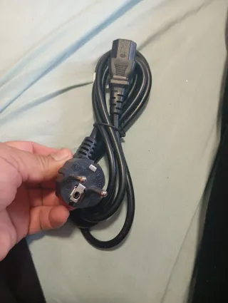 Cable alimentación PC/TV/Monitor