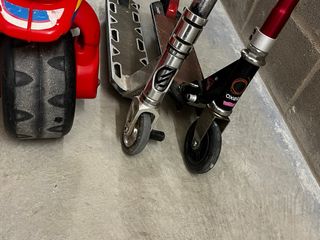 Patinetes infantiles y un frestyle