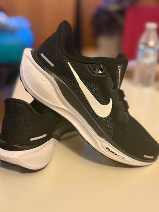 Zapatilla Nike Air Zoom Negra y Blanca