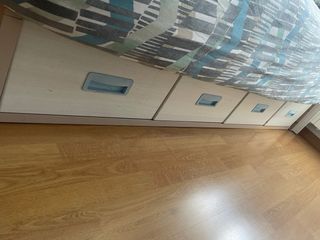 Cama infantil con cajones y mesitas