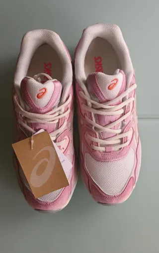 Asics Gel rosas y beige