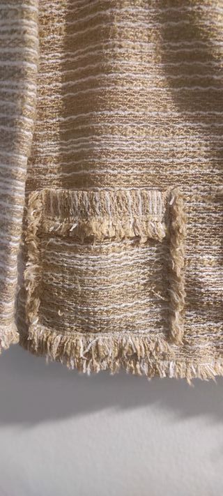 Chaqueta Purificación García Beige y Oro