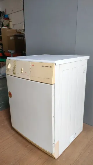 Secadora de evacuación AEG Lavatherm T 300
