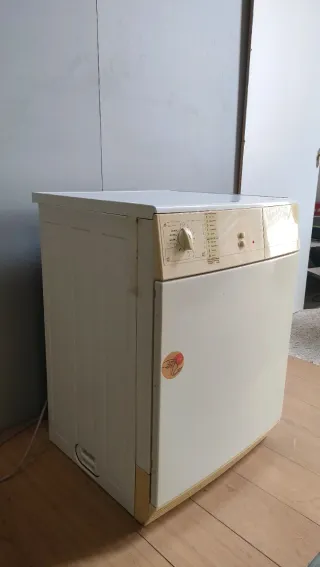 Secadora de evacuación AEG Lavatherm T 300