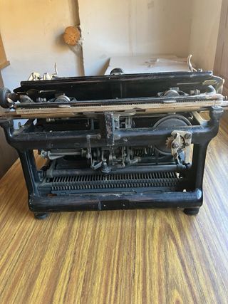 Máquina de escribir antigua Continental