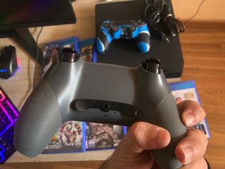 Consola PS4 + 6 Juegos