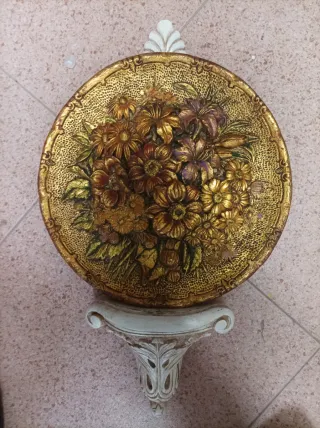 Plato y soporte decorativo