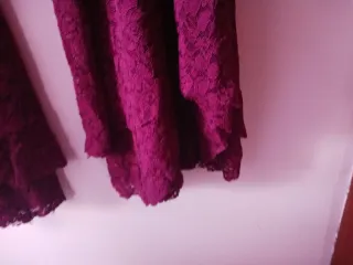 Pantalones acampanados morados de encaje