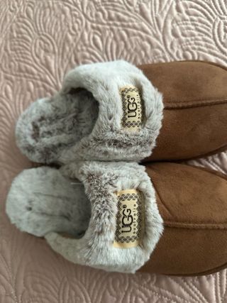Zapatillas UGG Marrones y Beige Talla 38-39