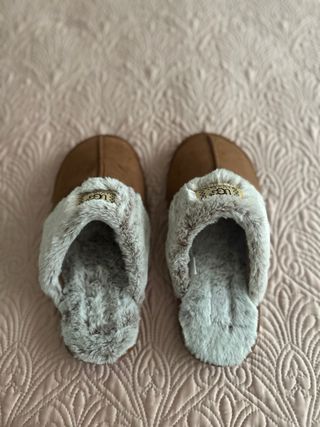 Zapatillas UGG Marrones y Beige Talla 38-39