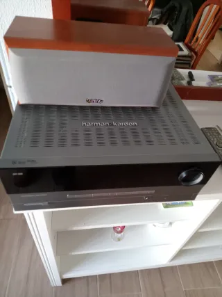 Revistero de madera con asa