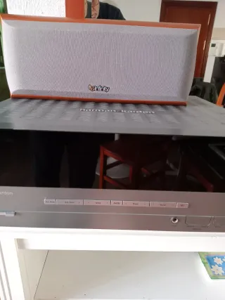 Revistero de madera con asa