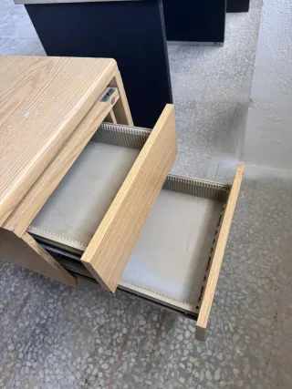 OFERTA MESA oficina con CAJONERA. LIQUIDACION.