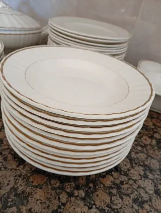 Vajilla Vintage Porcelana con Líneas Oro