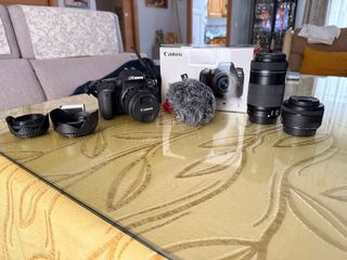 Canon 77D + Accesorios