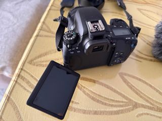 Canon 77D + Accesorios