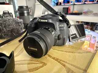 Canon 77D + Accesorios