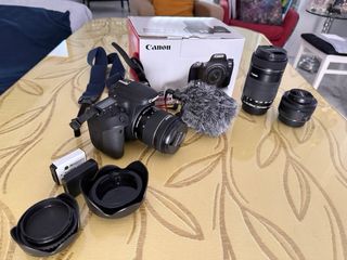 Canon 77D + Accesorios