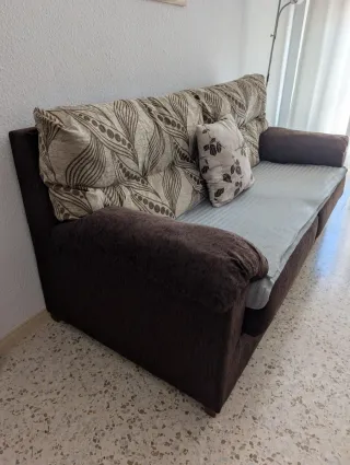 Sofá 3+2 plazas tela marrón.