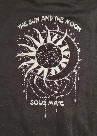 Felpa nera over size con stampa sul retro