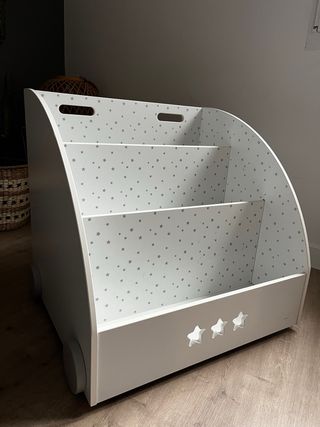 Estantería infantil con ruedas blanca con estrella