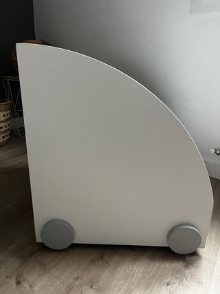 Estantería infantil con ruedas blanca con estrella