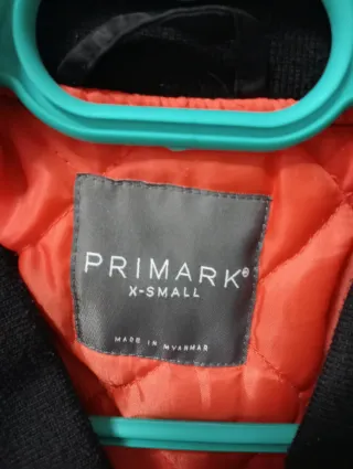 Cazadora bomber niño Primark negra
