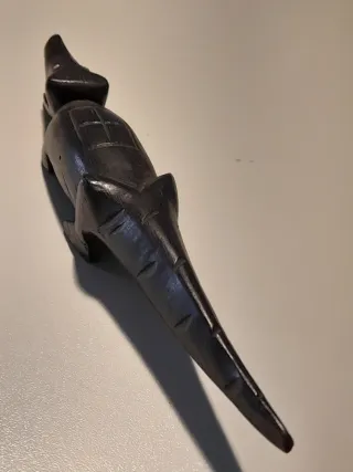 Coccodrillo vintage artigianato africano