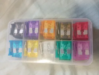 Caja fusibles (100 piezas)coche surtidos