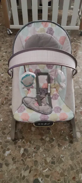 Hamaca para bebé con música y vibración
