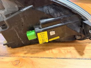 Faro Izquierdo Ford Fiesta 2003