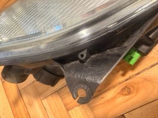 Faro Izquierdo Ford Fiesta 2003