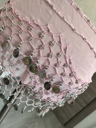 Falda árabe con monedas plateadas