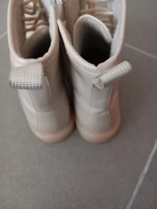 Botines beige con cordones