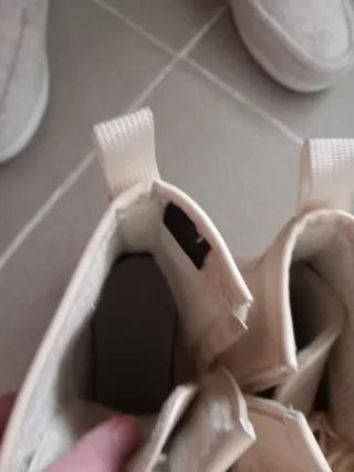 Botines beige con cordones