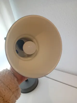 Flexo de escritorio gris Ikea