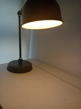 Flexo de escritorio gris Ikea